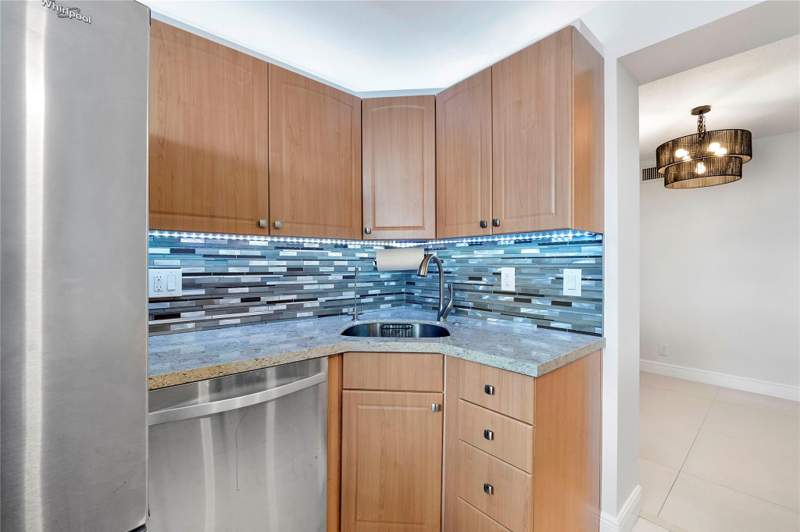 2 bedroom Condominium at 1505 N Riverside Drive #1003, Intracoastal Tower, Pompano Beach — photo 4