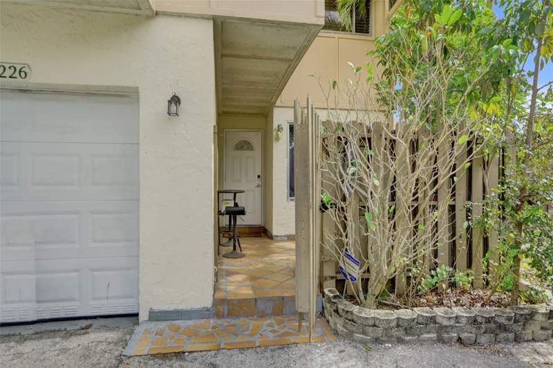 4 bedroom Townhouse at 8226 NW 8th Place #6, Townhouses At Jacaranda, Fort Lauderdale — photo 3