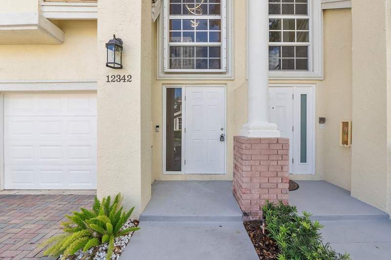 3 bedroom Condominium at 12342 NW 10th Drive #D-9, Steeplechase Eagle Trace, Coral Springs — photo 2