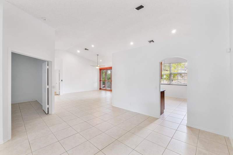 3 bedroom Condominium at 12342 NW 10th Drive #D-9, Steeplechase Eagle Trace, Coral Springs — photo 5