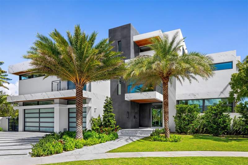 6 bedroom Single Family Residence at 1555 SE 14th Court, Sunset East Second Sec, Deerfield Beach — photo 4