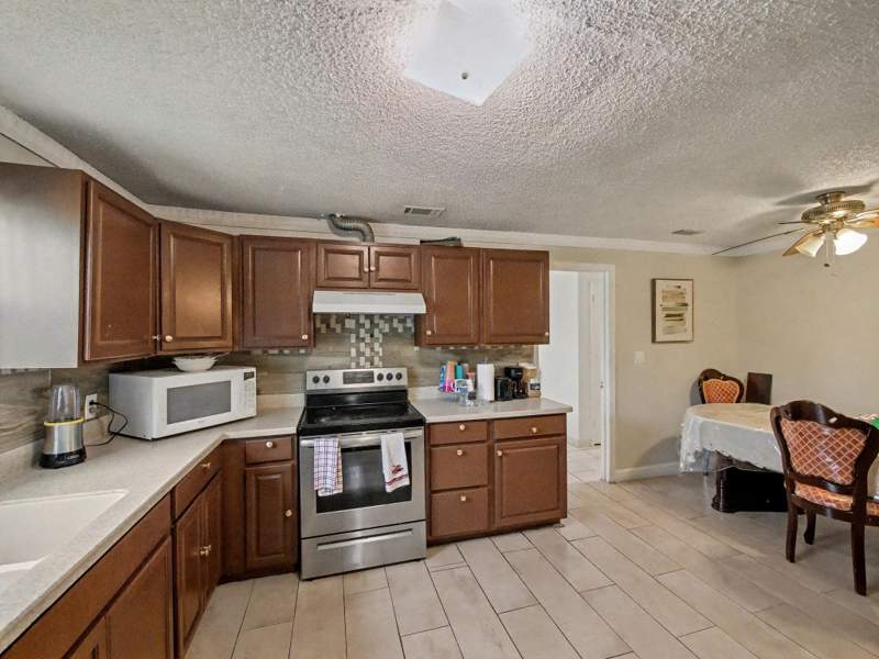 4 bedroom Single Family Residence at 5043 Marcia Place, Gramercy Park Unit 02, West Palm Beach — photo 2