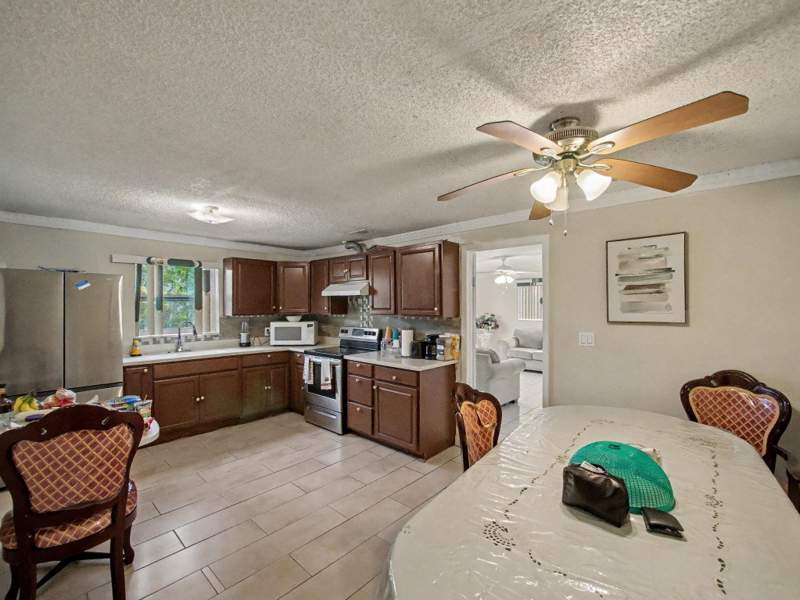 4 bedroom Single Family Residence at 5043 Marcia Place, Gramercy Park Unit 02, West Palm Beach — photo 3