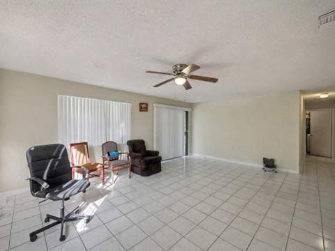 5043 Marcia Place, West Palm Beach FL - photo 8 of 21