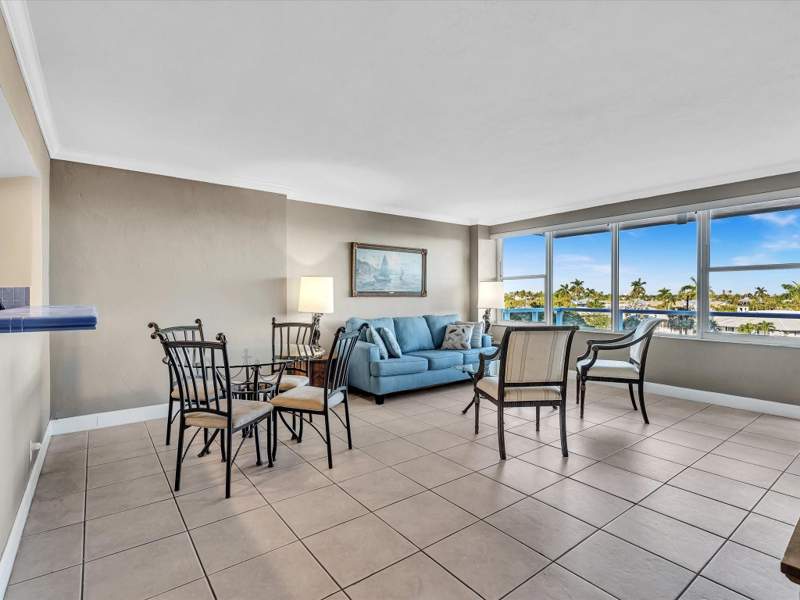 1 bedroom Stock Cooperative at 3300 NE 36th Street #403, Coral Ridge Towers East, Fort Lauderdale — photo 4