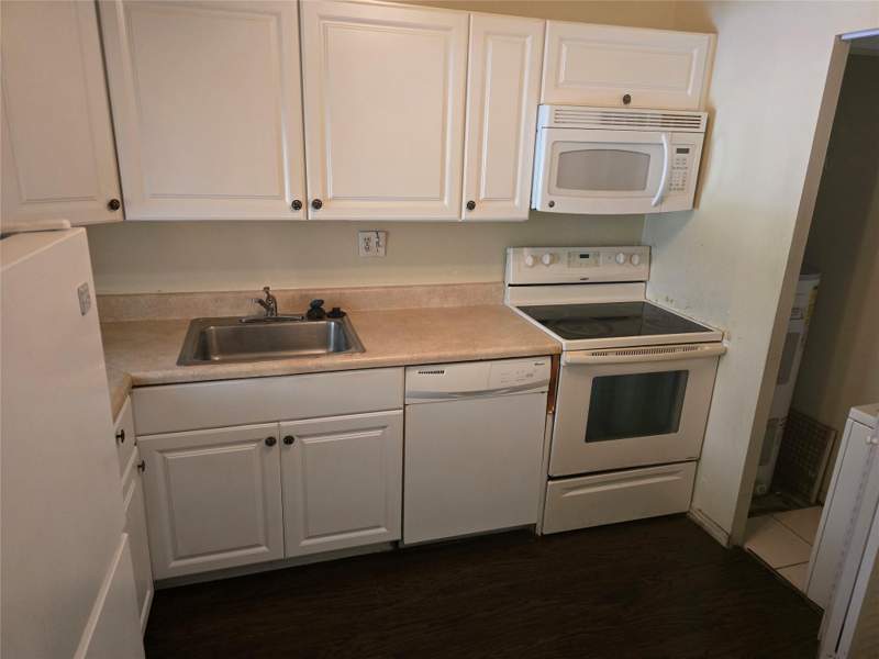 2 bedroom Condominium at 8000 Fairview Drive #205, Versailles Gardens, Tamarac — photo 4