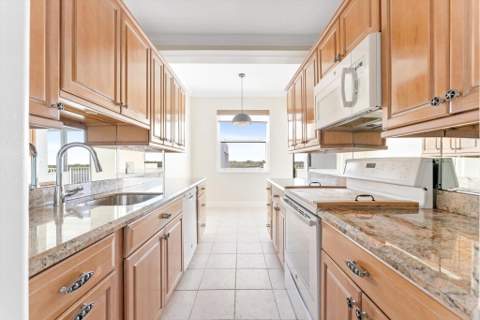 2860 S Ocean Boulevard #601, Palm Beach FL - photo 7 of 28