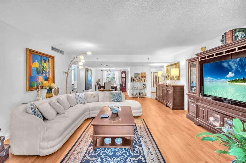 3 bedroom Condominium at 3910 Inverrary Boulevard #308-B, 18th Hole At Inverrary, Lauderhill — photo 2