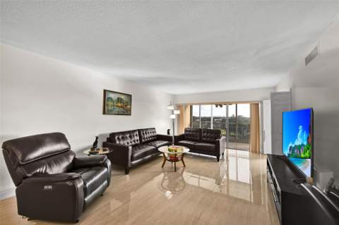 3050 N Palm Aire Drive #909, Pompano Beach FL - photo 6 of 22