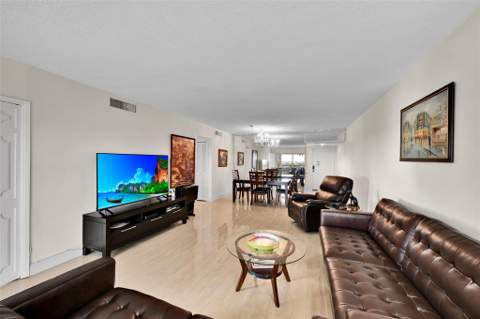 3050 N Palm Aire Drive #909, Pompano Beach FL - photo 9 of 22