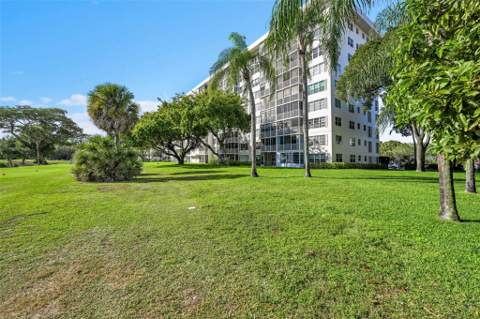 3050 N Palm Aire Drive #909, Pompano Beach FL - photo 20 of 22