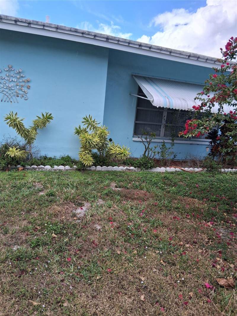 2 bedroom Single Family Residence at 5709 NW 87th Avenue, Mainlands Of Tamarac Lakes, Tamarac — photo 4