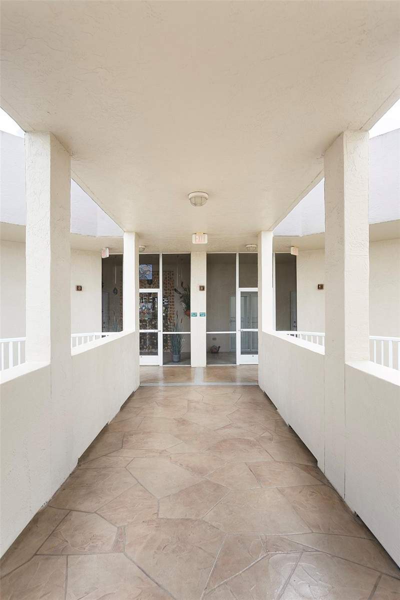 2 bedroom Condominium at 9551 Weldon Circle #404, Kings Pointe, Fort Lauderdale — photo 3