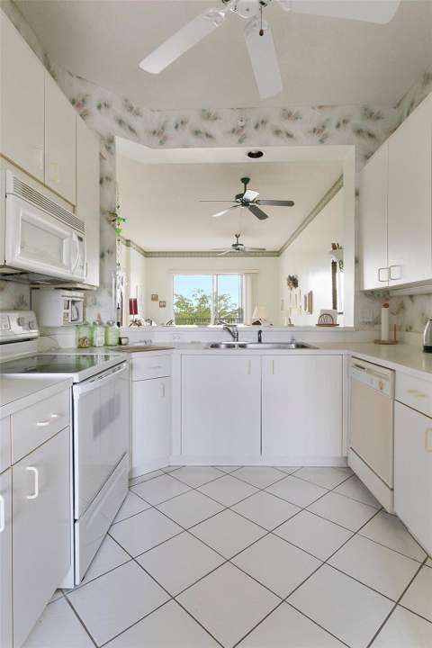 9551 Weldon Circle #404, Fort Lauderdale FL - photo 8 of 26