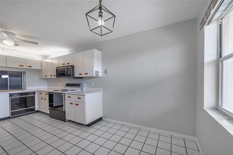 2 bedroom Condominium at 10315 NW 24th Place #407, Sunrise Lakes IV, Sunrise — photo 4