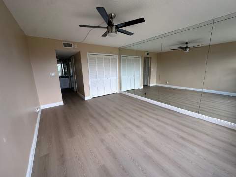 3850 Oaks Clubhouse Drive #403, Pompano Beach FL - photo 8 of 20