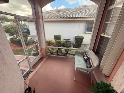 2824 Waters Edge Circle, Greenacres FL - photo 6 of 36