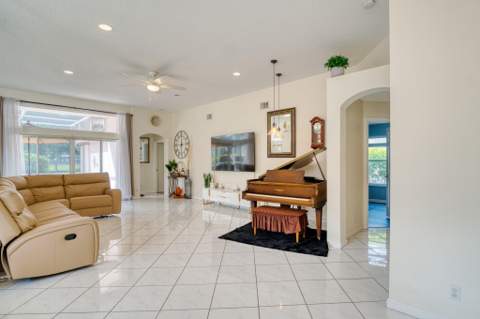 2824 Waters Edge Circle, Greenacres FL - photo 10 of 36