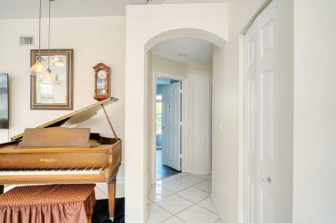 2824 Waters Edge Circle, Greenacres FL - photo 13 of 36
