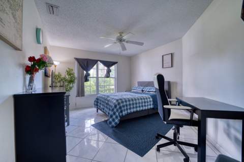 2824 Waters Edge Circle, Greenacres FL - photo 16 of 36