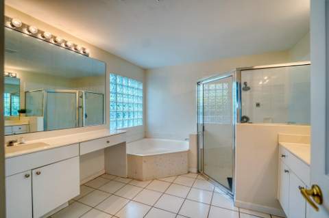 2824 Waters Edge Circle, Greenacres FL - photo 19 of 36