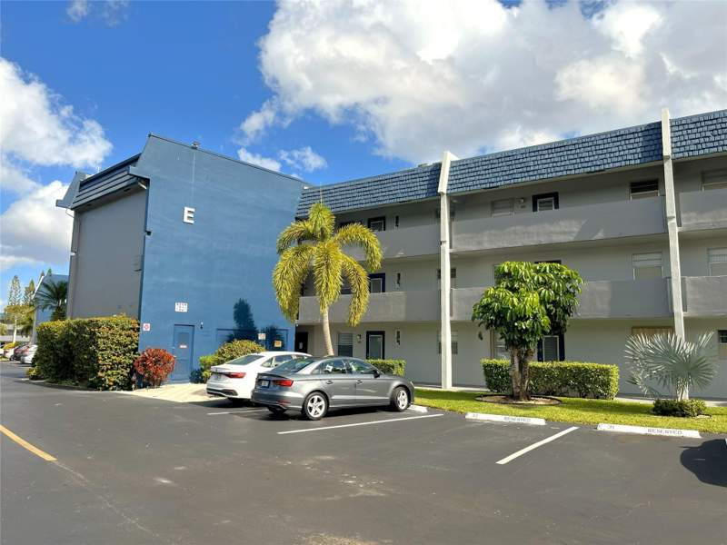 1 bedroom Condominium at 7837 Golf Circle Drive #206, Oriole Golf And Tennis, Margate — photo 3