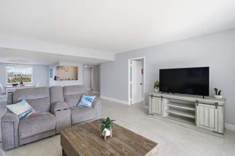 3910 Inverrary Boulevard #708-B, Lauderhill FL - photo 10 of 58