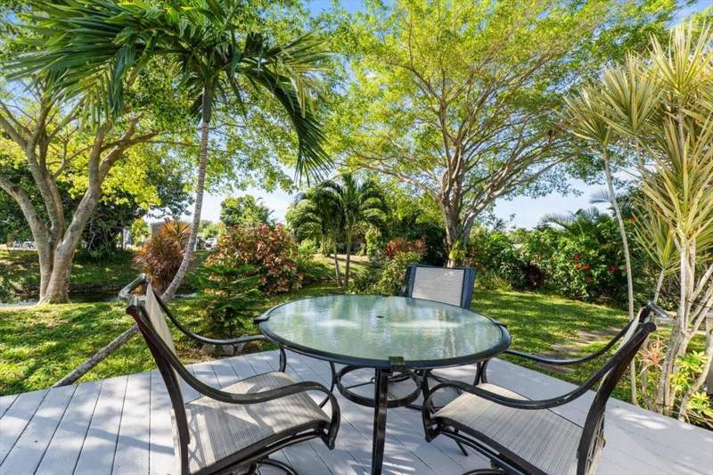 2 bedroom Manufactured Home at 120 NW 51st Street, Highland Meadows Estates, Deerfield Beach — photo 2