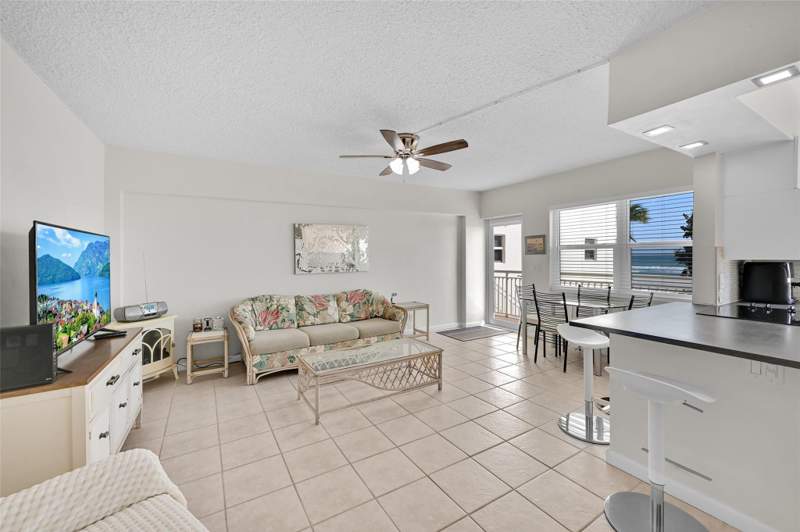 1 bedroom Stock Cooperative at 901 S Surf Road #203, Andoric, Hollywood — photo 4