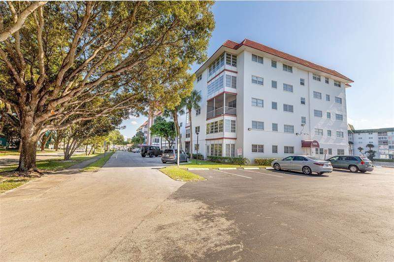 2 bedroom Condominium at 4750 NW 22nd Court #420, Castle Gardens, Lauderhill — photo 3