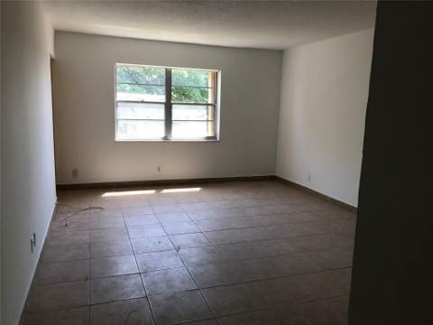 4394 NW 9th Avenue #21-3a, Deerfield Beach FL - photo 6 of 11