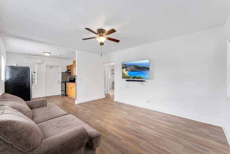 2 bedroom Condominium at 7401 Pines Boulevard #201, Pembroke House Condo, Pembroke Pines — photo 3