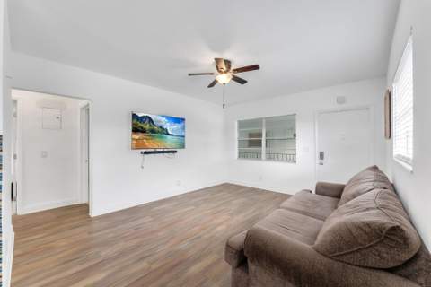 7401 Pines Boulevard #201, Pembroke Pines FL - photo 6 of 29