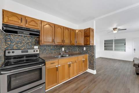 7401 Pines Boulevard #201, Pembroke Pines FL - photo 8 of 29