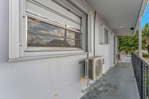 7401 Pines Boulevard #201, Pembroke Pines FL - photo 9 of 29