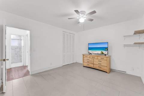 7401 Pines Boulevard #201, Pembroke Pines FL - photo 11 of 29