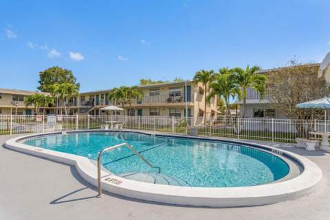 7401 Pines Boulevard #201, Pembroke Pines FL - photo 23 of 29