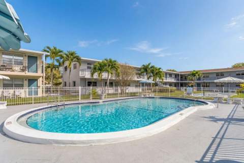 7401 Pines Boulevard #201, Pembroke Pines FL - photo 24 of 29