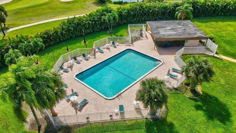2 bedroom Condominium at 9300 SW 8th Street #422, Isle Of Sandalfoot Condo, Boca Raton — photo 4