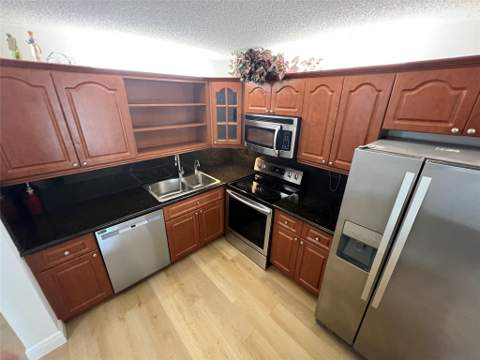 9300 SW 8th Street #422, Boca Raton FL - photo 11 of 38