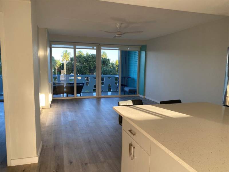 1 bedroom Stock Cooperative at 2840 N Ocean Boulevard #308, Sea Tower, Fort Lauderdale — photo 4