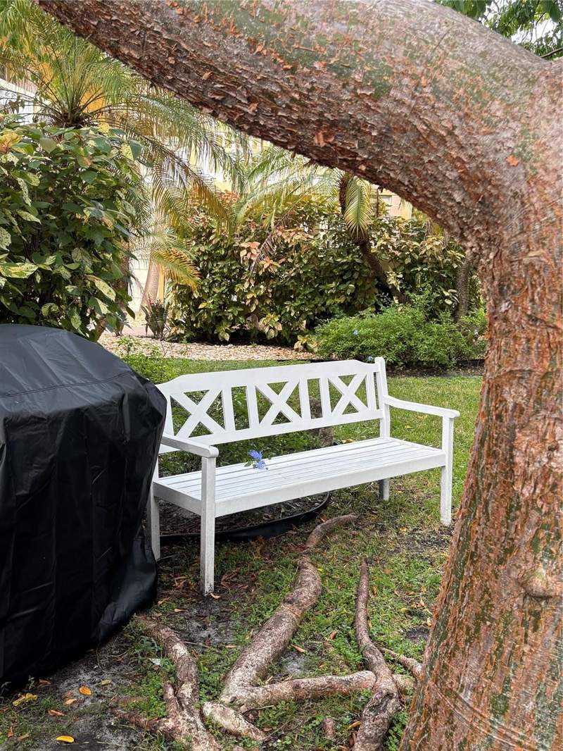 2 bedroom Condominium at 811 NE 14th Place #6, Middle River Manor Condo, Fort Lauderdale — photo 2