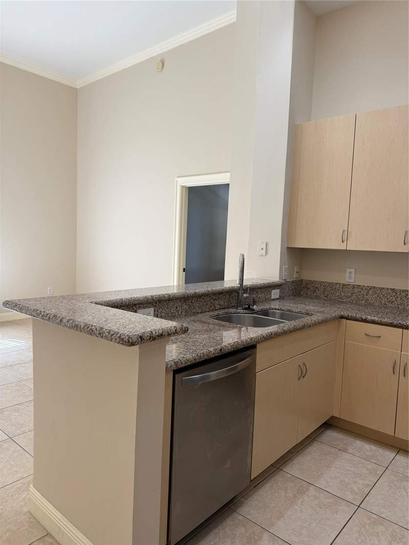 1 bedroom Condominium at 16102 Emerald Estates Drive #103, The Palms at Weston, Weston — photo 3
