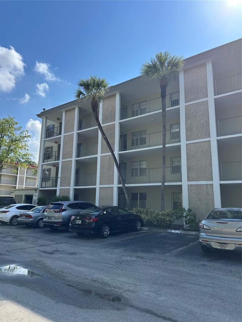 1 bedroom Condominium at 2998 NW 48th Terrace #327, Cypress Chase, Lauderdale Lakes — photo 2