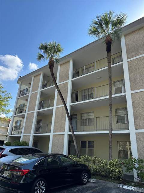 2998 NW 48th Terrace #327, Lauderdale Lakes FL - photo 11 of 28