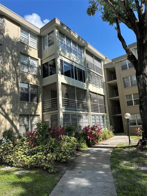 2998 NW 48th Terrace #327, Lauderdale Lakes FL - photo 17 of 28