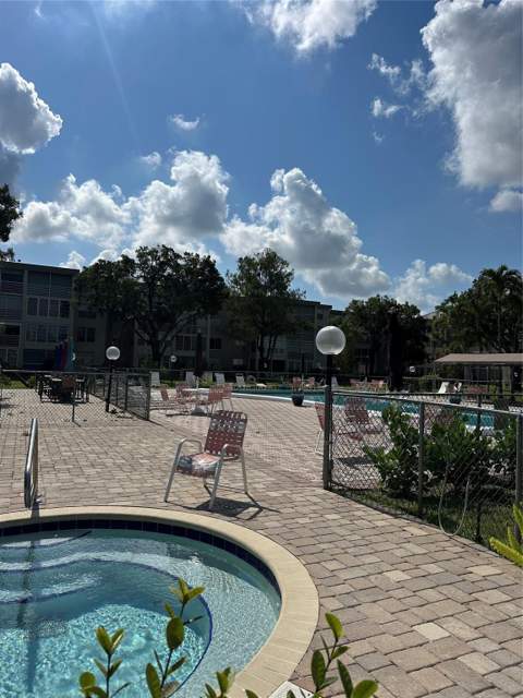 2998 NW 48th Terrace #327, Lauderdale Lakes FL - photo 19 of 28