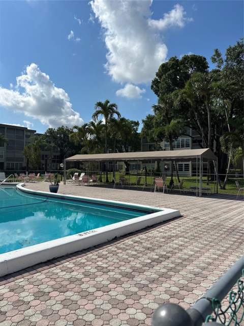 2998 NW 48th Terrace #327, Lauderdale Lakes FL - photo 21 of 28