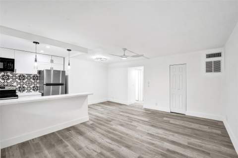 1425 Arthur Street #202A, Hollywood FL - photo 8 of 48