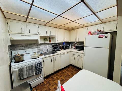 7300 NW 17th Street #202, Plantation FL - photo 7 of 22